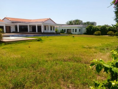 Belle villa de haut standing sur 3600m2 avec piscine